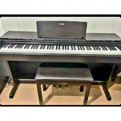 پیانو دیجیتال یاماها مدل Yamaha YDP 143 کارکرده - donyayesaaz.com