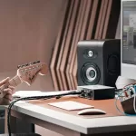 پکیج استودیویی یونیورسال آدیو مدل Universal Audio VOLT 2 Studio Pack آکبند