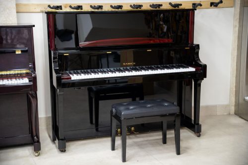 پیانو آکوستیک سمیک مدل SAMICK WSU-131 آکبند - donyayesaaz.com