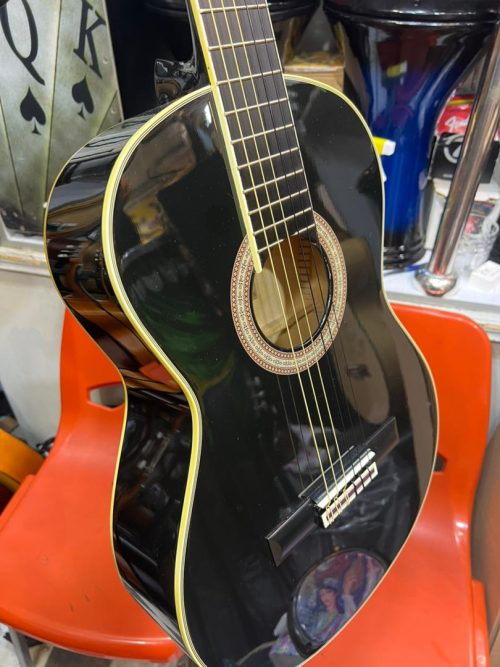 گیتار کلاسیک آریا مدل Aria AK 20 کارکرده - donyayesaaz.com