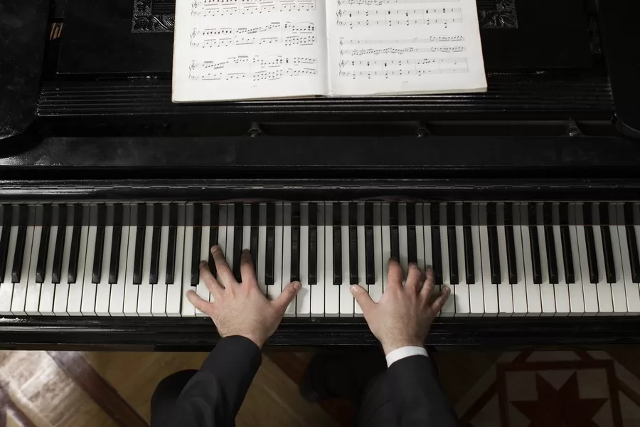 خلق موسیقی خود در پیانو