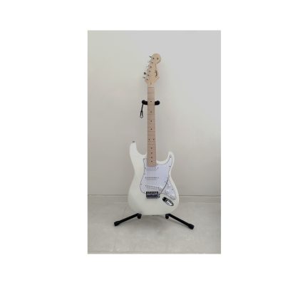 گیتار الکتریک فندر FENDER SQUIER Affinity Series Stratocaster Olympic White کارکرده در حد نو با کارتن 1