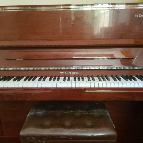 پیانو آکوستیک کرون Crown کارکرده در حد نو - donyayesaaz.com